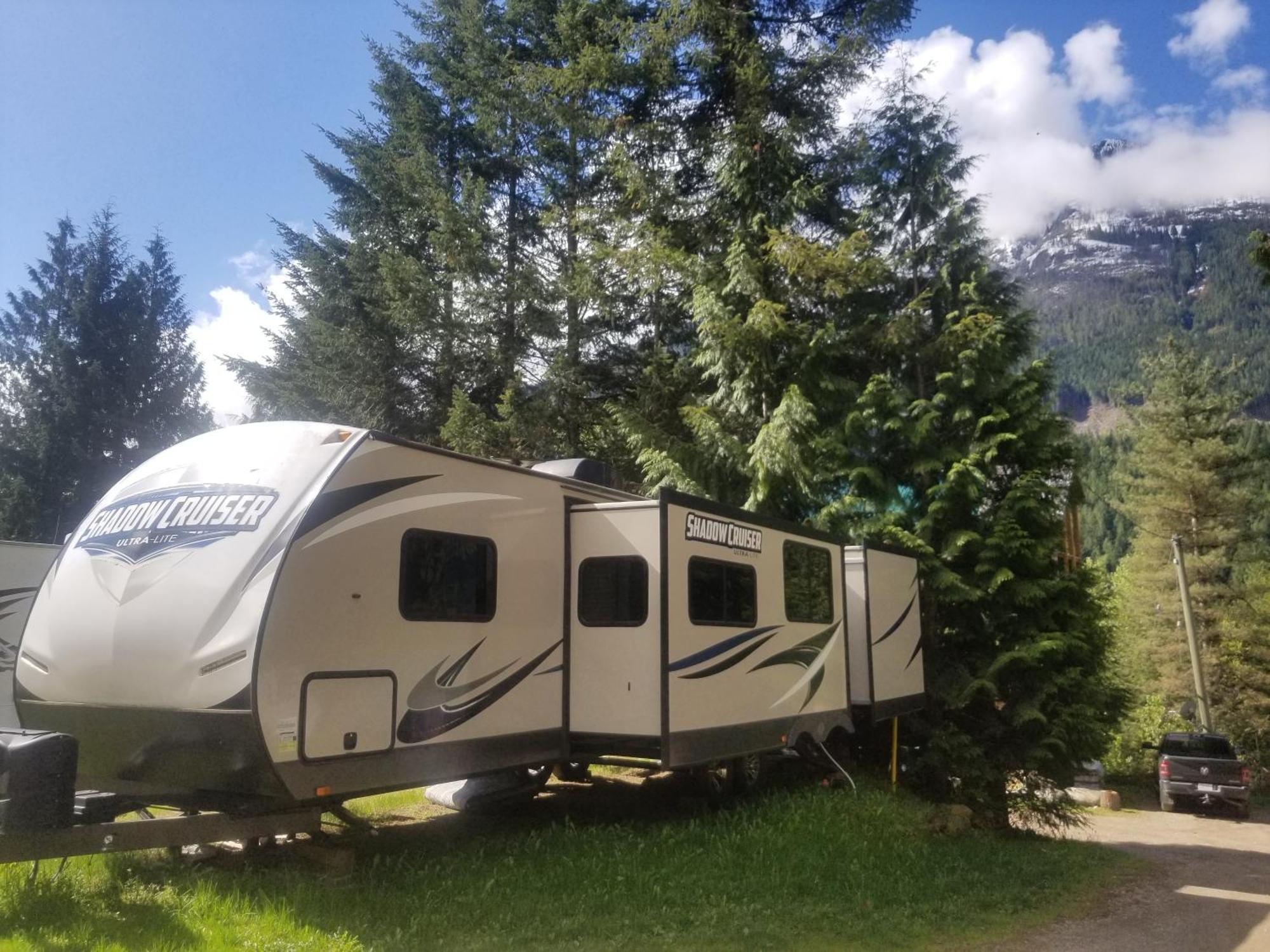 Noah'S Ark Campground Hotel Revelstoke Exterior photo