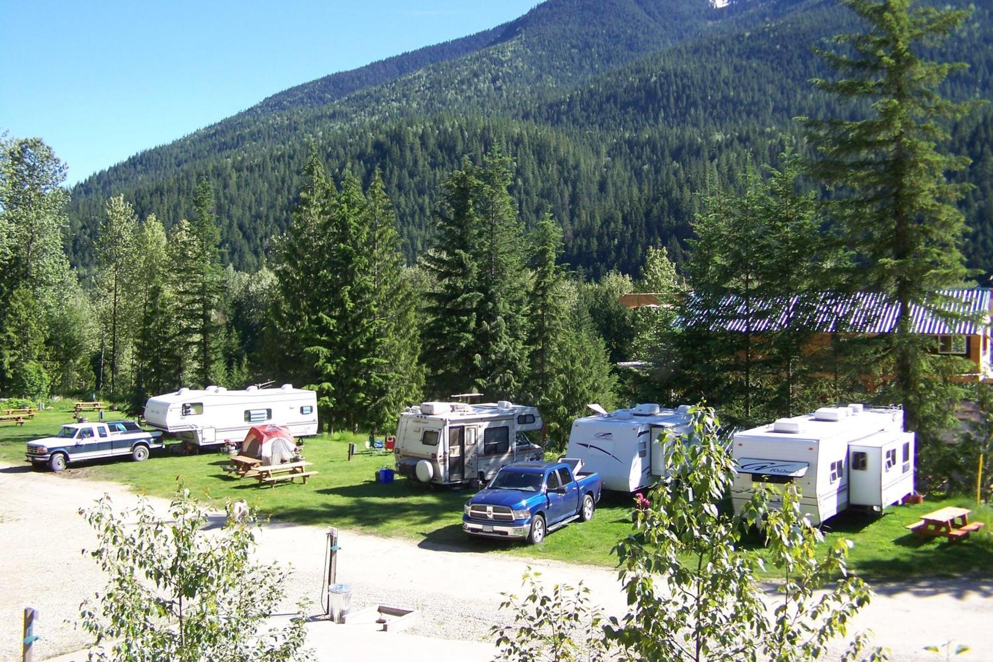 Noah'S Ark Campground Hotel Revelstoke Exterior photo