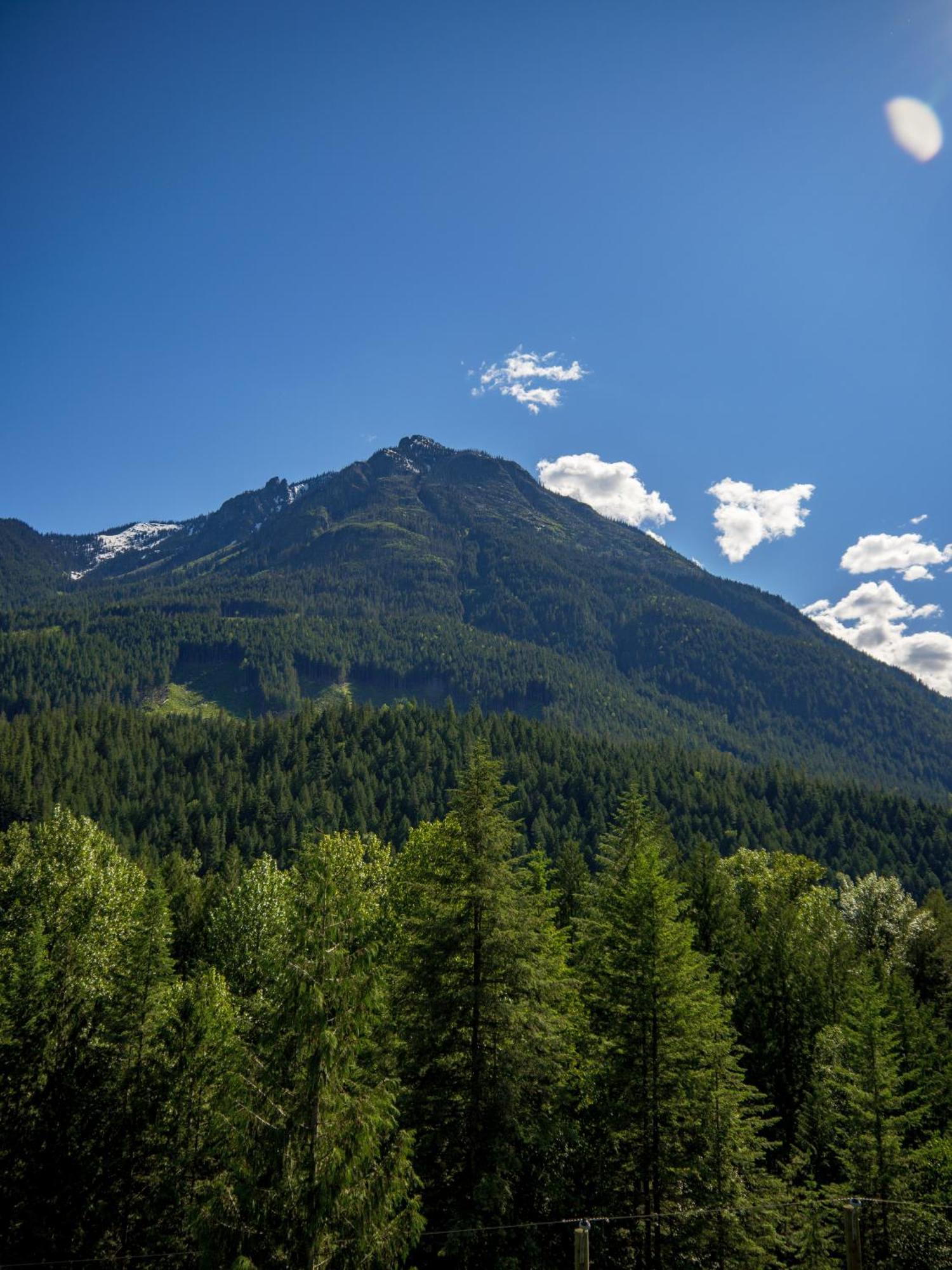 Noah'S Ark Campground Hotel Revelstoke Exterior photo