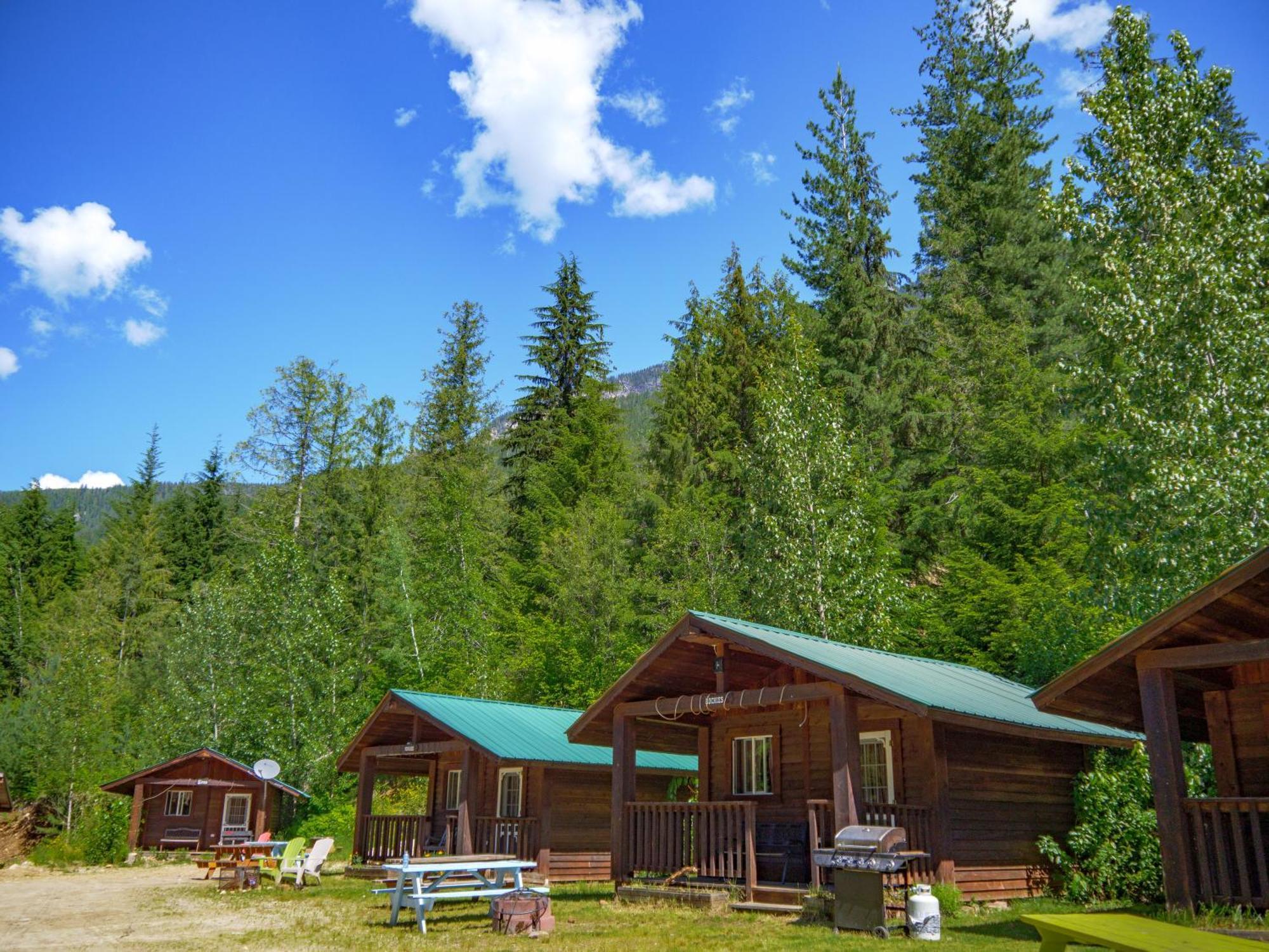 Noah'S Ark Campground Hotel Revelstoke Exterior photo