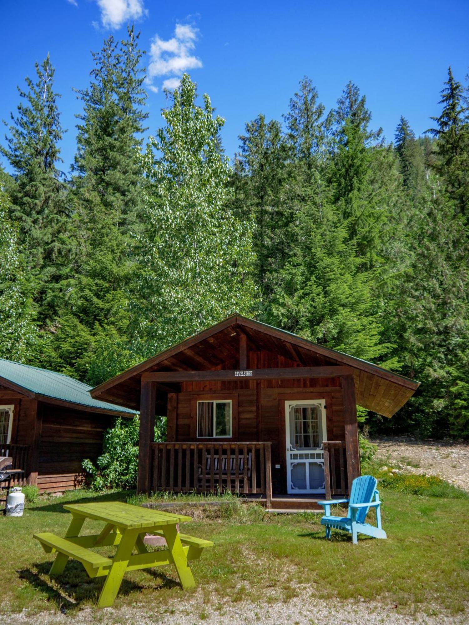 Noah'S Ark Campground Hotel Revelstoke Exterior photo